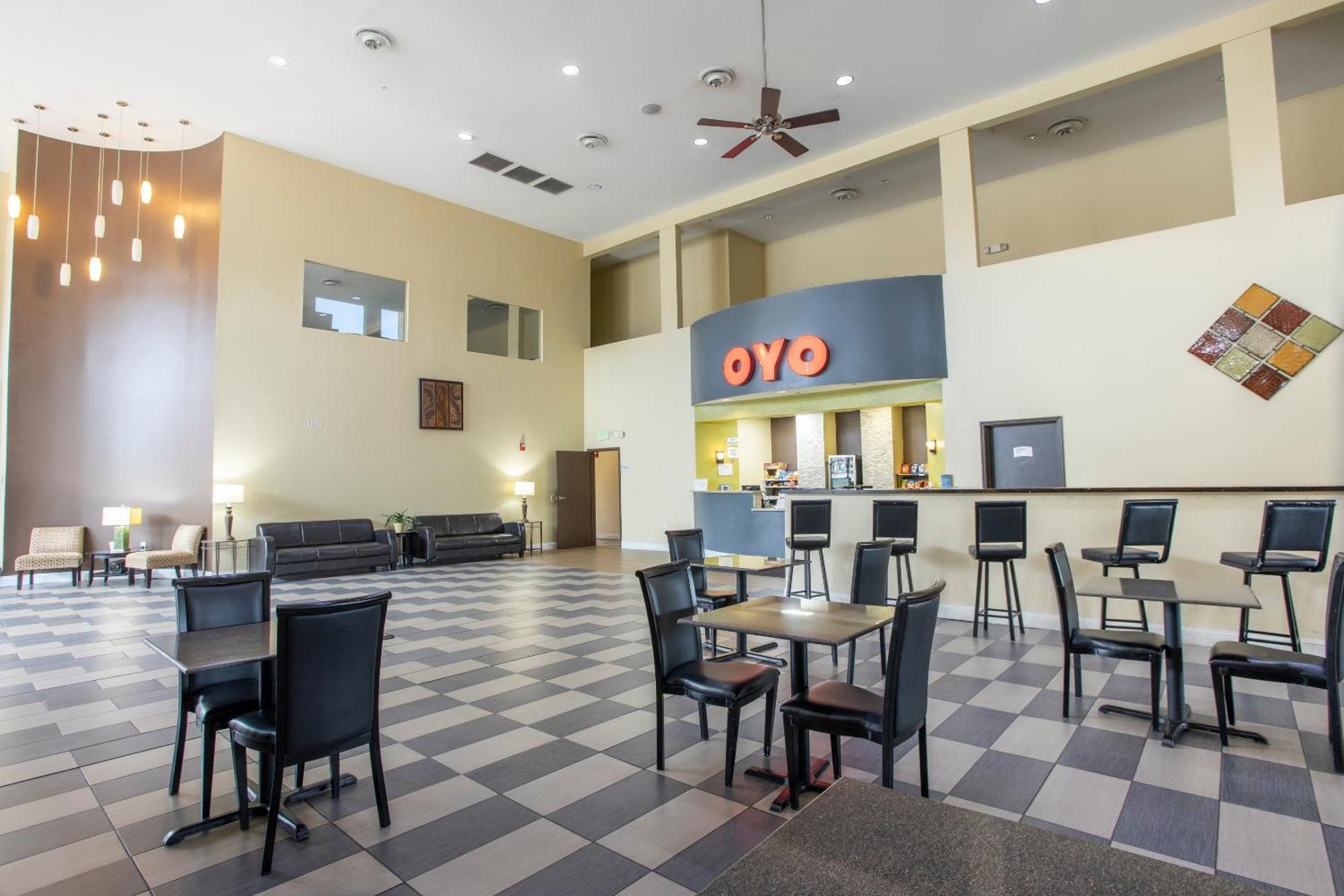 Oyo Hotel Knoxville Tn Cedar Bluff I-40 Exterior photo